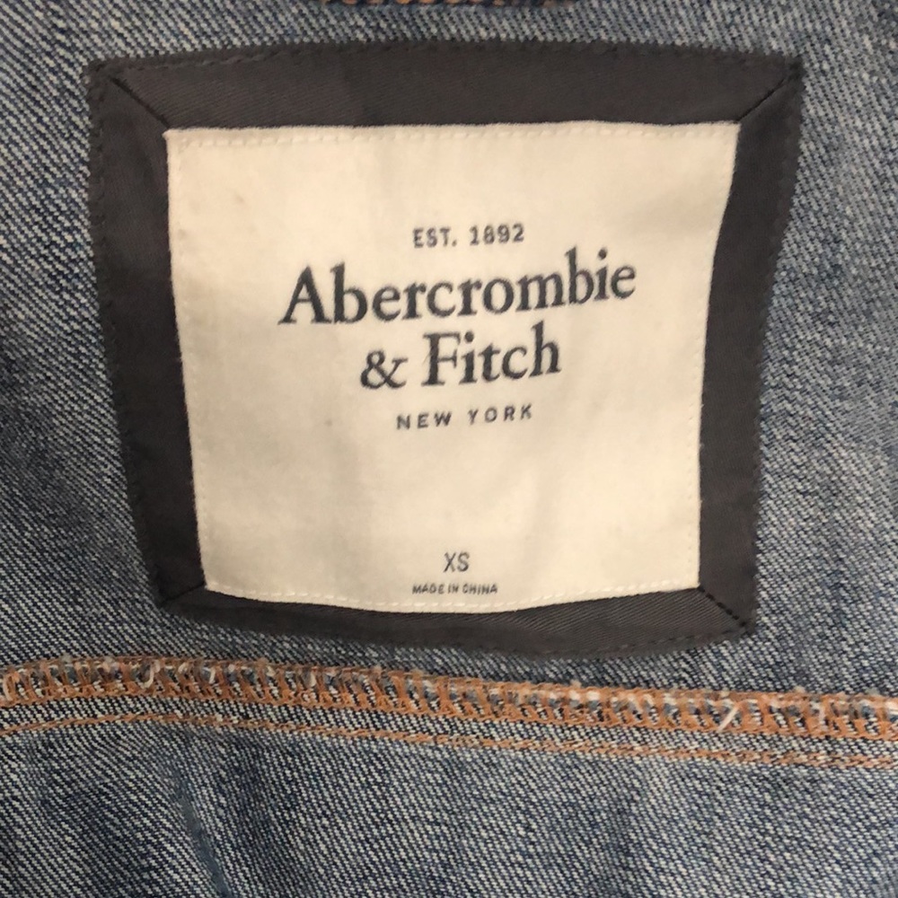 Jean jacket - Picture 2 of 3